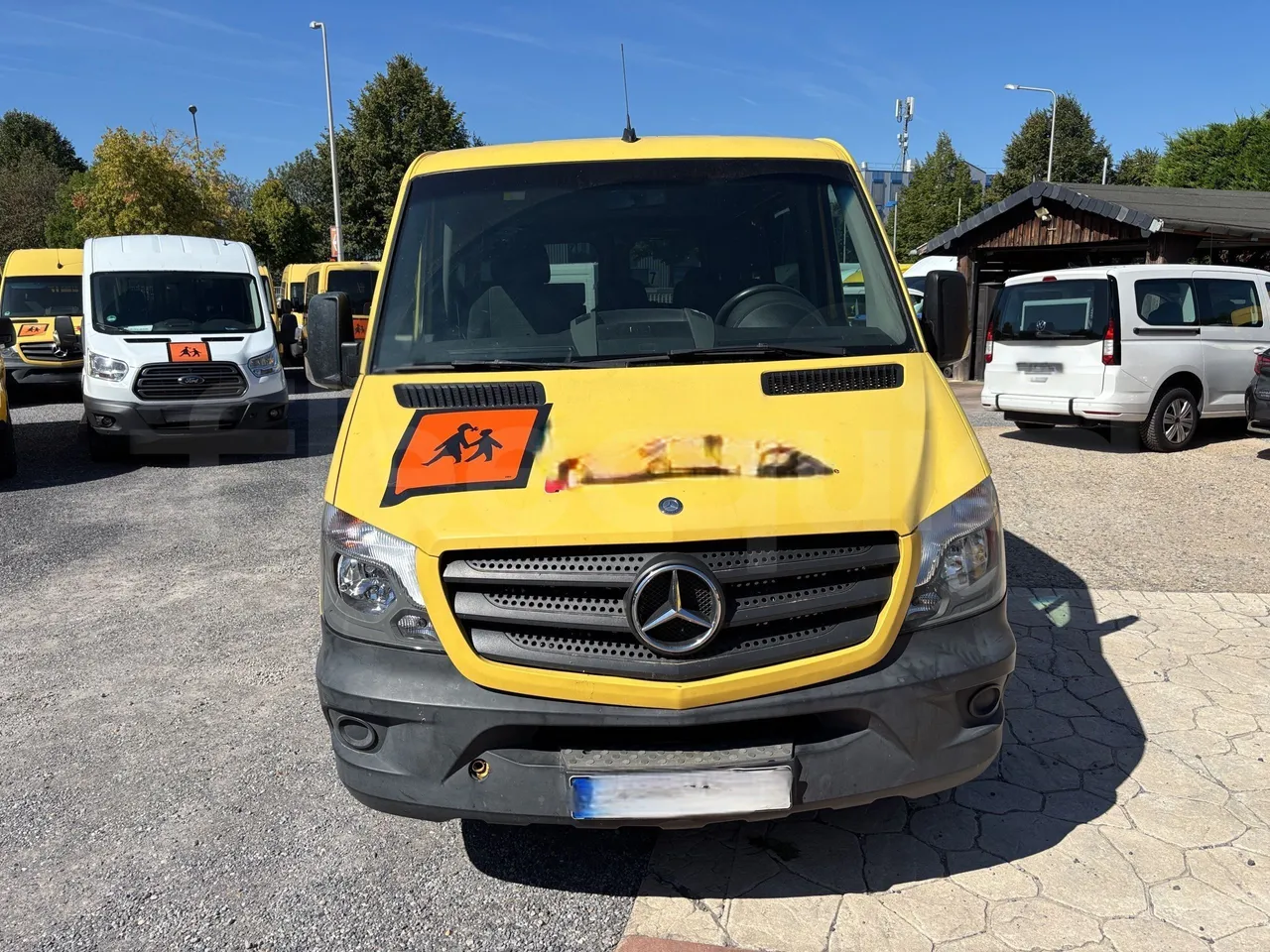 Mercedes-Benz Sprinter - Front