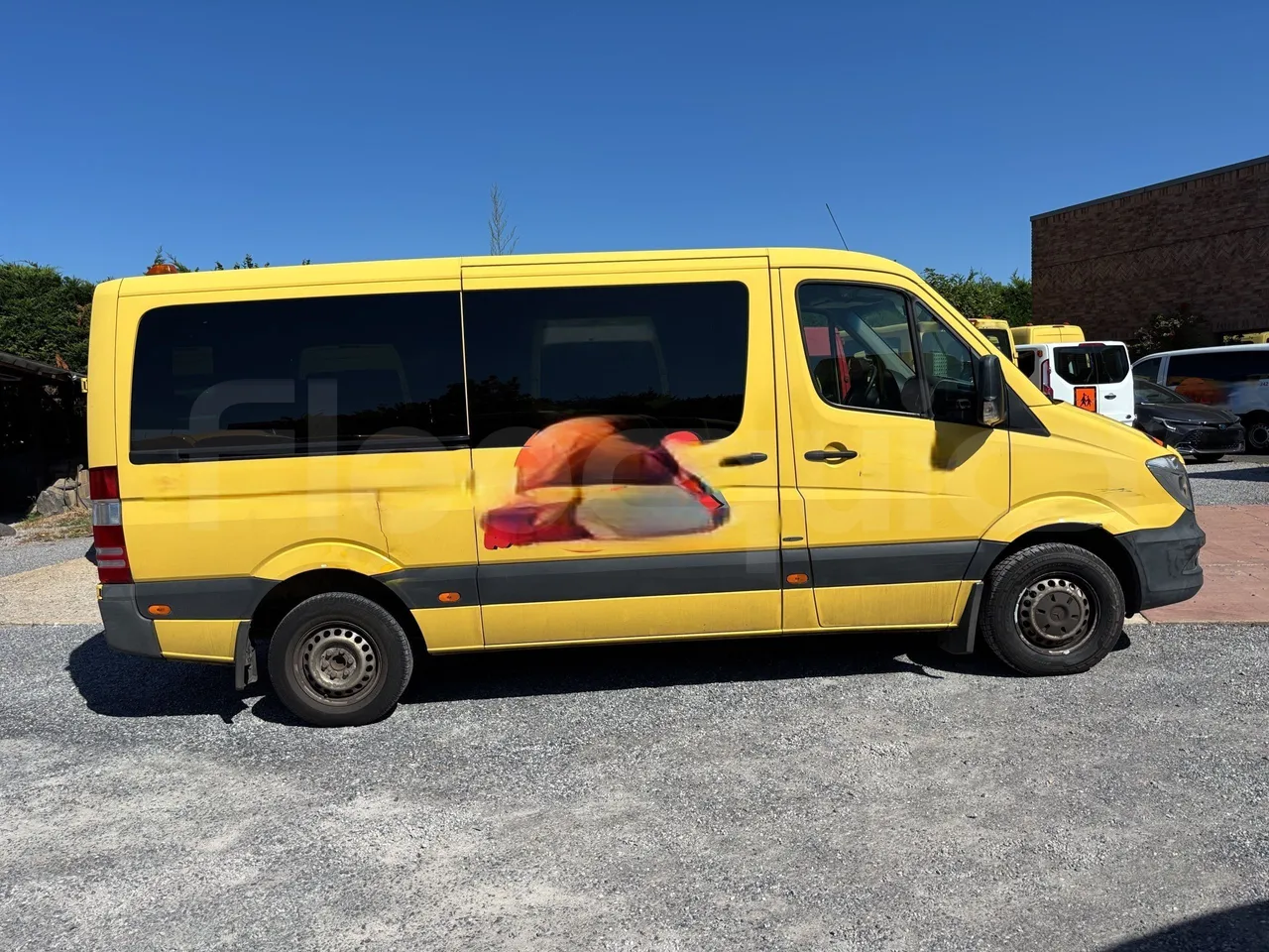 Mercedes-Benz Sprinter - Right Side