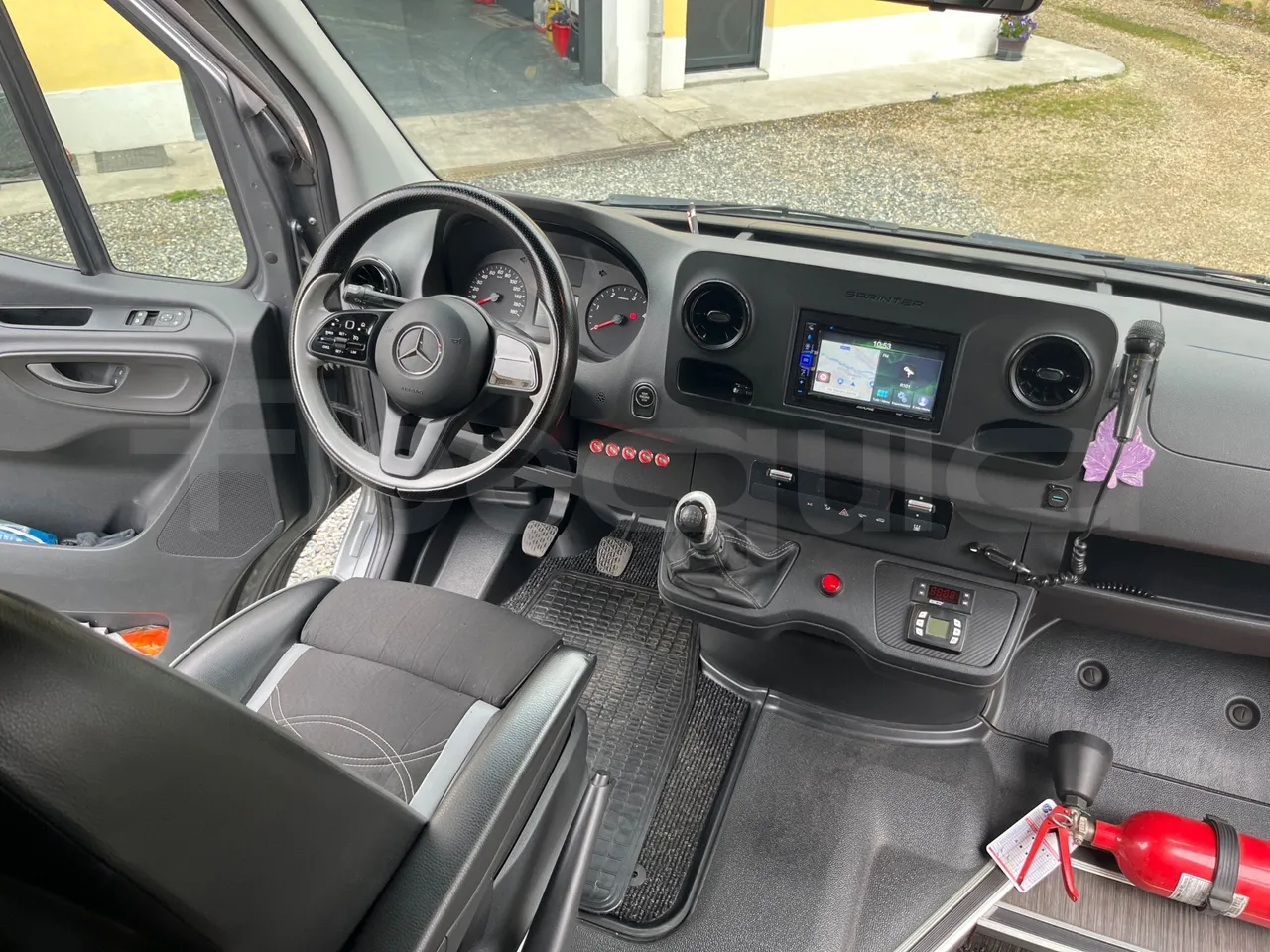 Mercedes-Benz Sprinter 906BB55 - Euro6 - 140kW - 7.367mt - buttons panels on