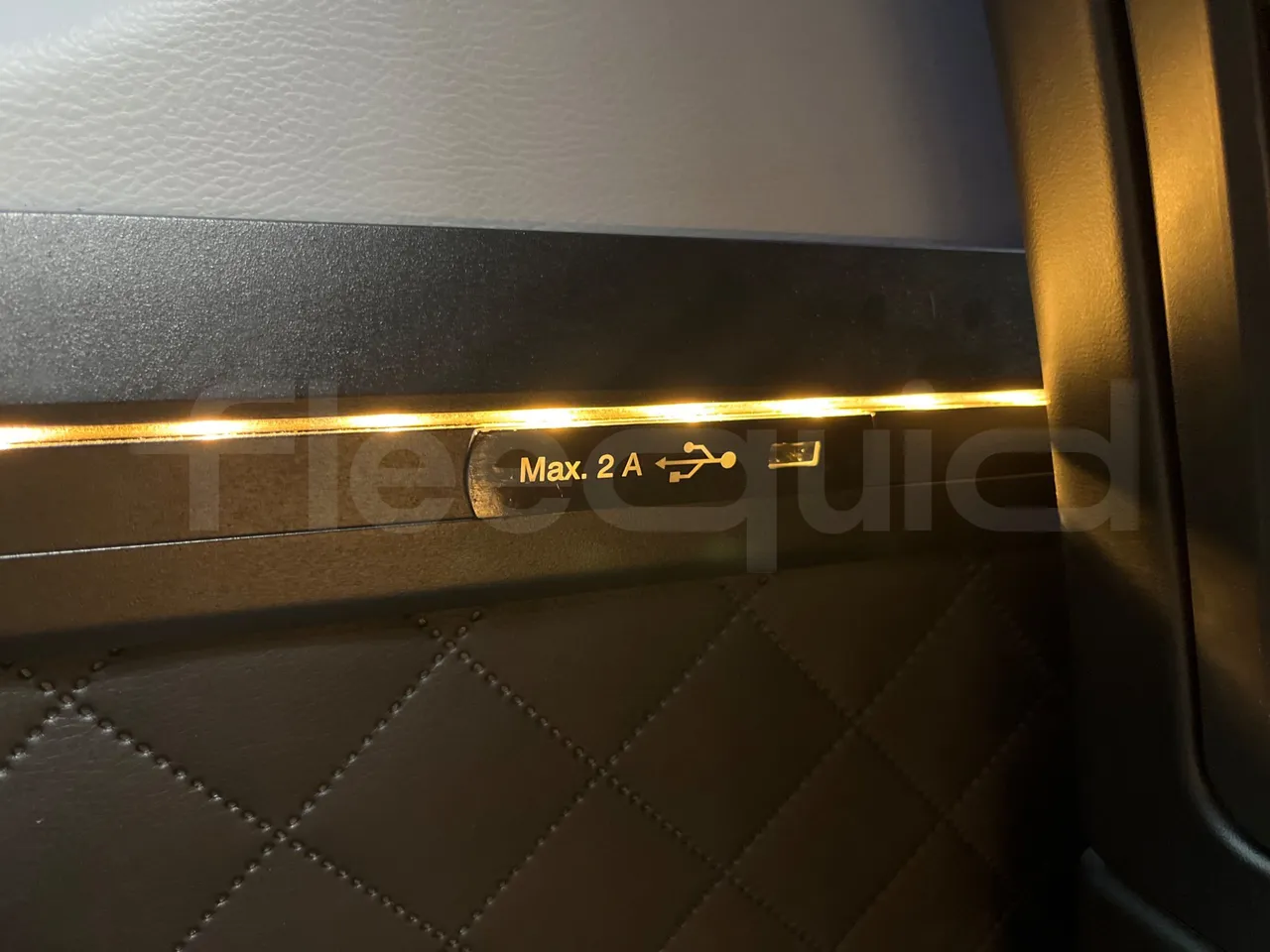 Mercedes-Benz Sprinter 906BB55 - Euro6 - 140kW - 7.367mt - usb charging detail