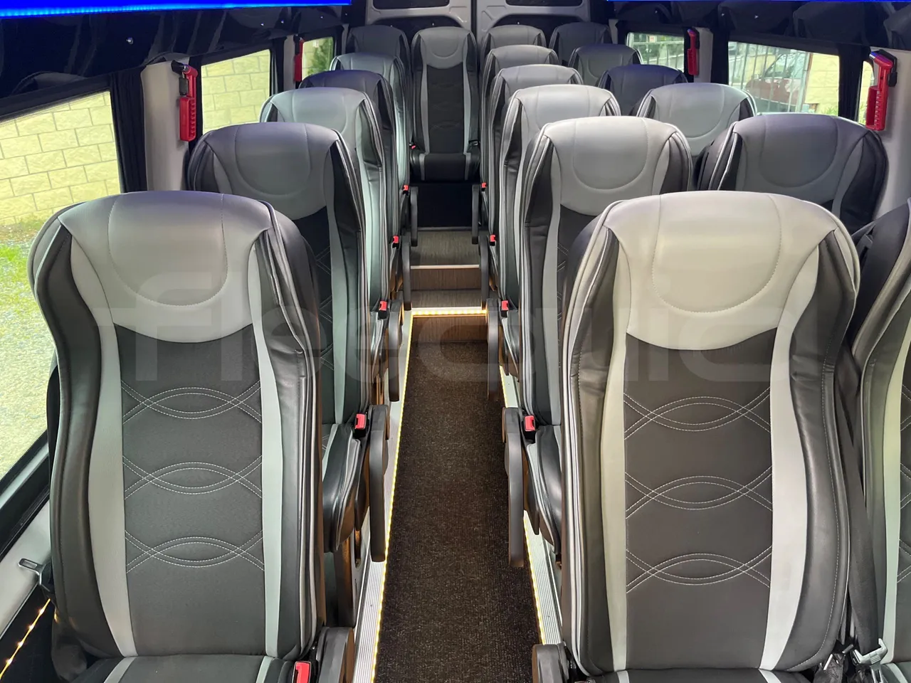 Mercedes-Benz Sprinter 906BB55 - Euro6 - 140kW - 7.367mt - handrails photo