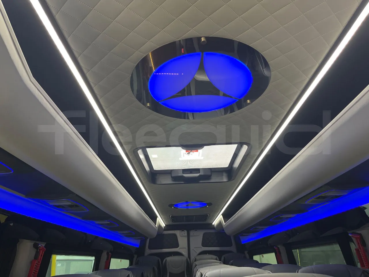 Mercedes-Benz Sprinter 906BB55 - Euro6 - 140kW - 7.367mt - roof hatch 2