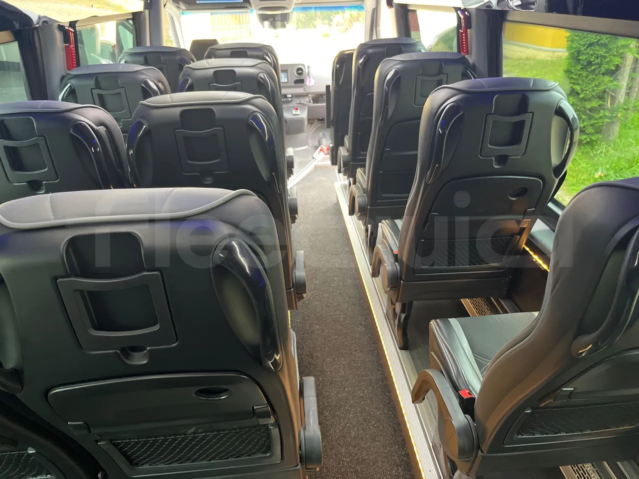 Mercedes-Benz Sprinter 906BB55 - Euro6 - 140kW - 7.367mt - forward view all seats last row height