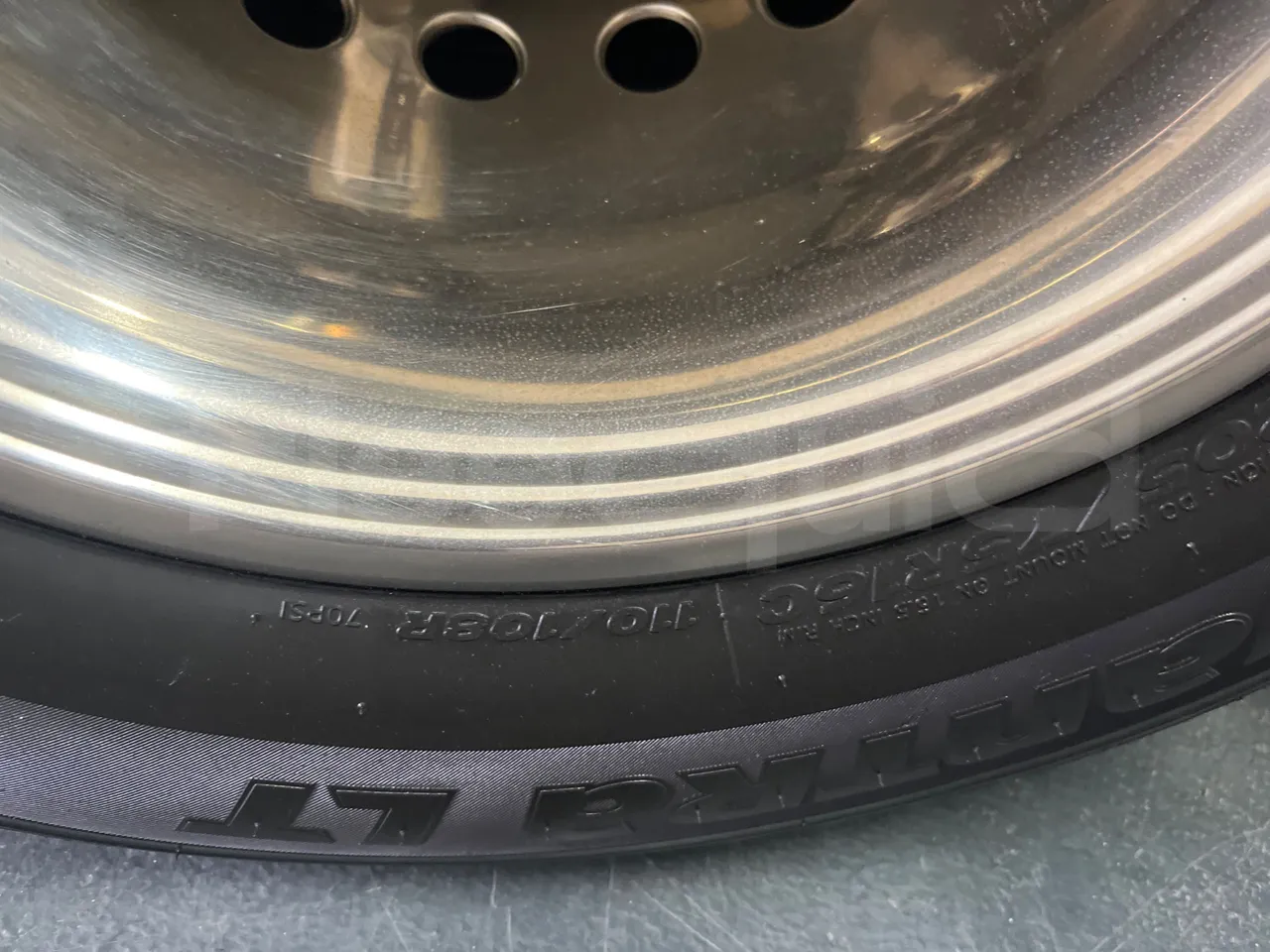 Mercedes-Benz Sprinter 906BB55 - Euro6 - 140kW - 7.367mt - tread condition front tires right