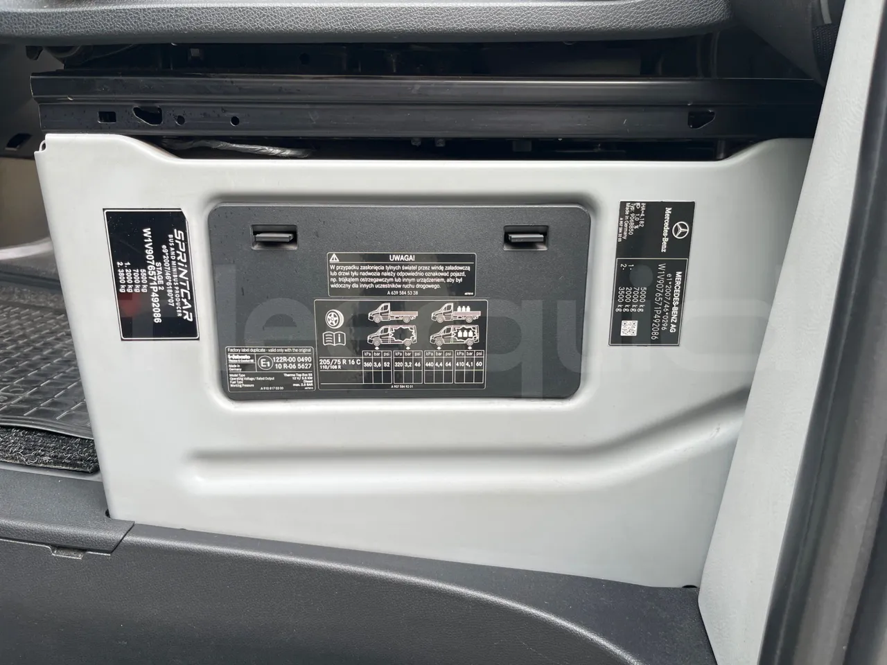 Mercedes-Benz Sprinter 906BB55 - Euro6 - 140kW - 7.367mt - vehicle plate photo