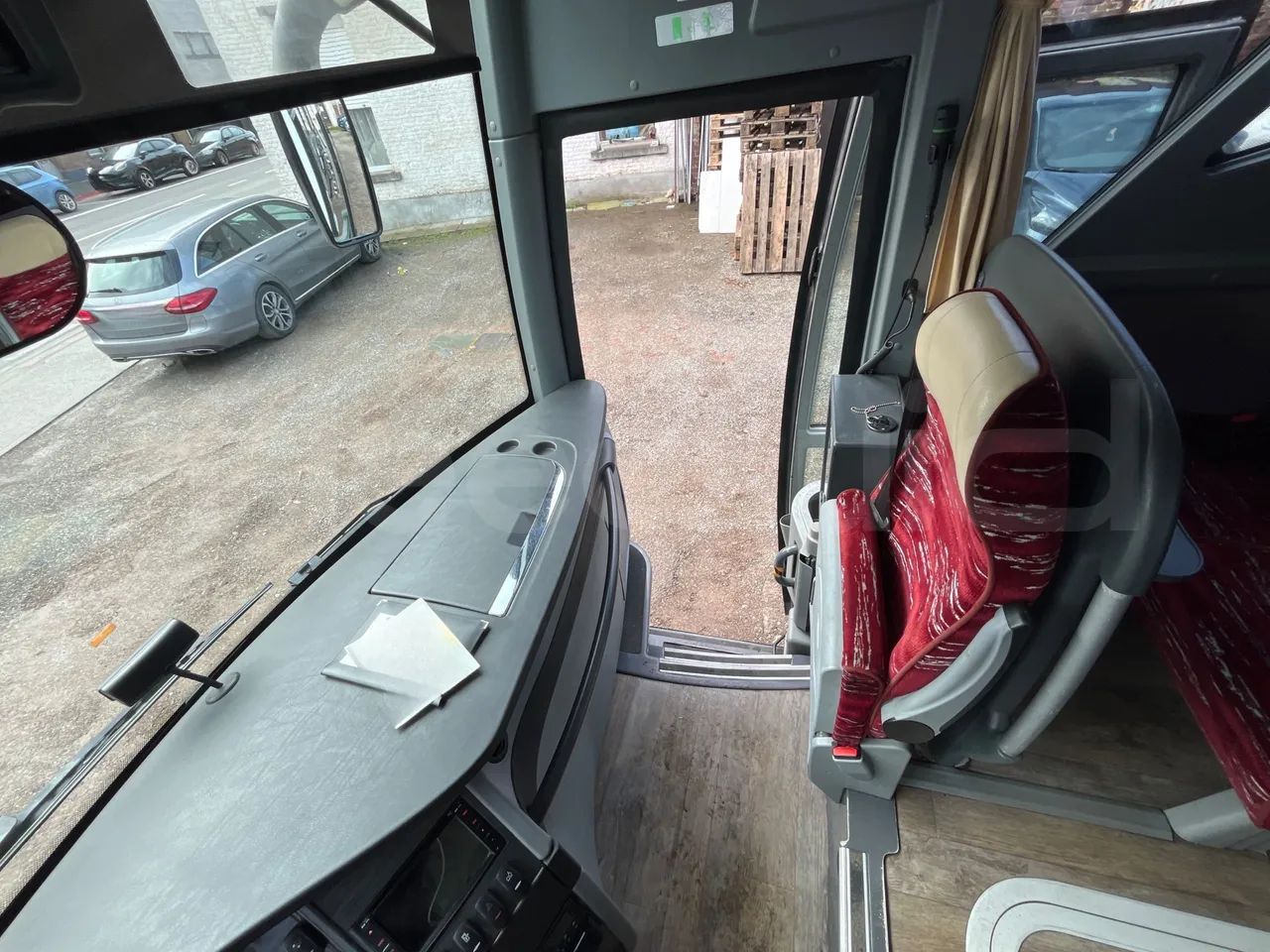 Isuzu Visigo 56L1DDA61 -EUR6 -182kW - 9.560m - command unit indicators