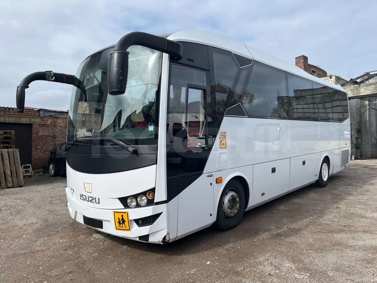 Isuzu Visigo 56L1DDA61 -EUR6 -182kW - 9.560m - 3/4 front left