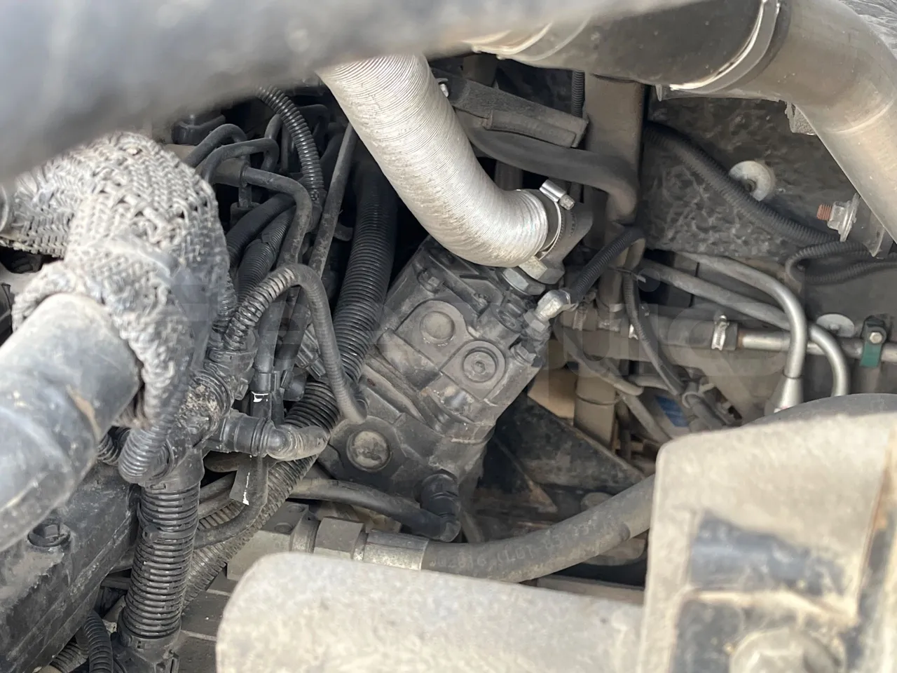 Isuzu Visigo 56L1DDA61 -EUR6 -182kW - 9.560m - air conditioning compressor