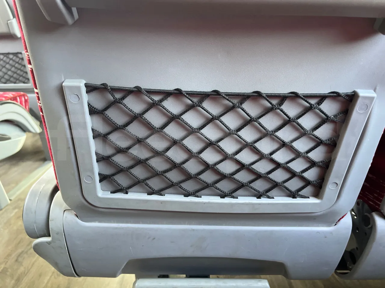 Isuzu Visigo 56L1DDA61 -EUR6 -182kW - 9.560m - mesh detail photo