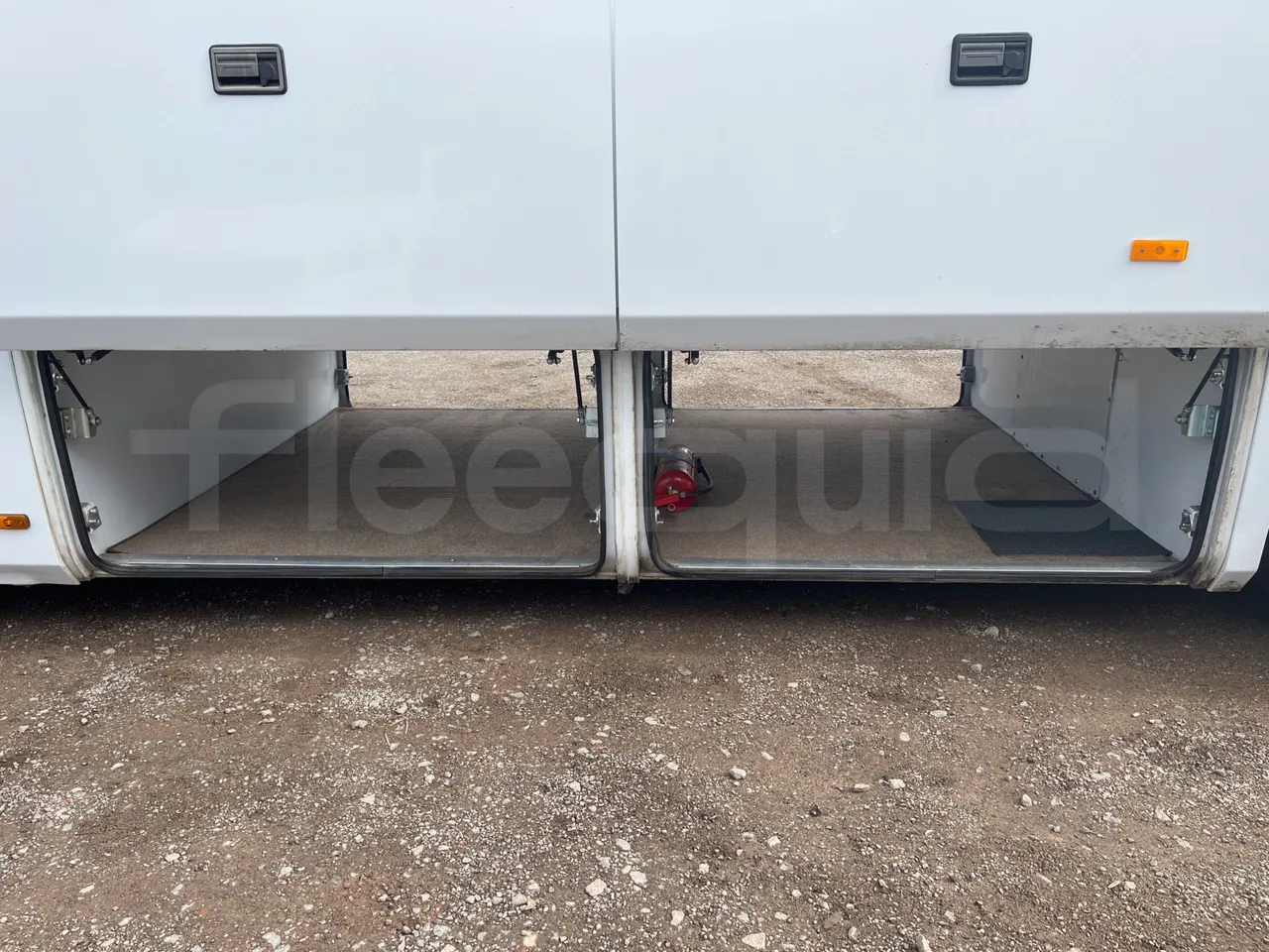 Isuzu Visigo 56L1DDA61 -EUR6 -182kW - 9.560m - external compartments photo