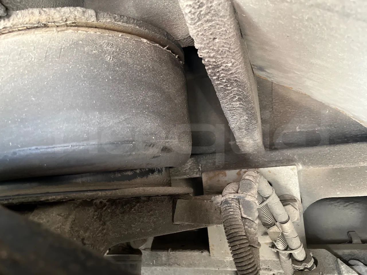 Isuzu Visigo 56L1DDA61 -EUR6 -182kW - 9.560m - front brake calipers right