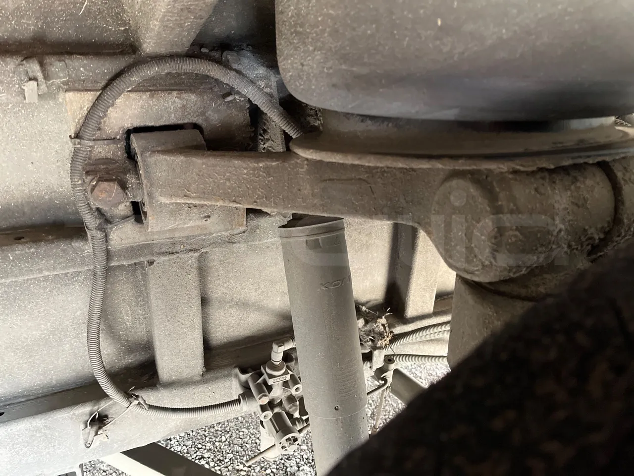 Isuzu Visigo 56L1DDA61 -EUR6 -182kW - 9.560m - front shock absorbers right