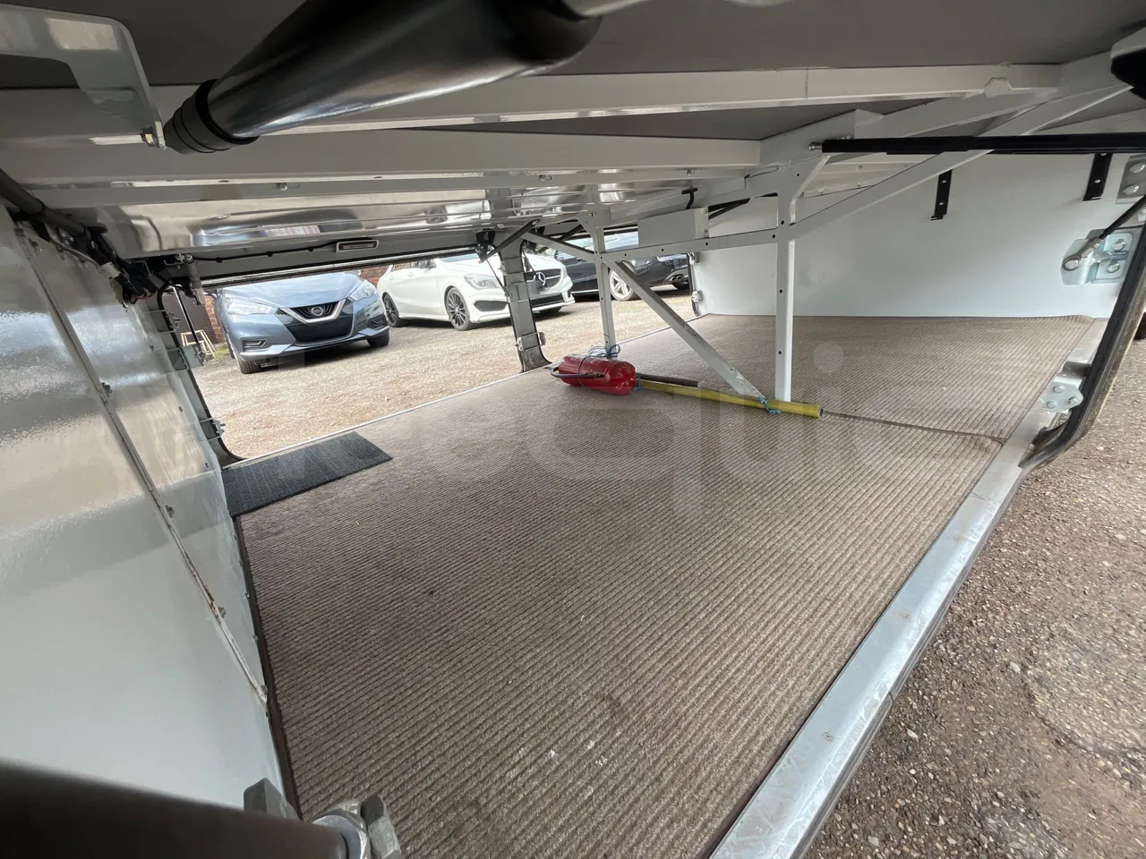 Isuzu Visigo 56L1DDA61 -EUR6 -182kW - 9.560m - internal frame rust check