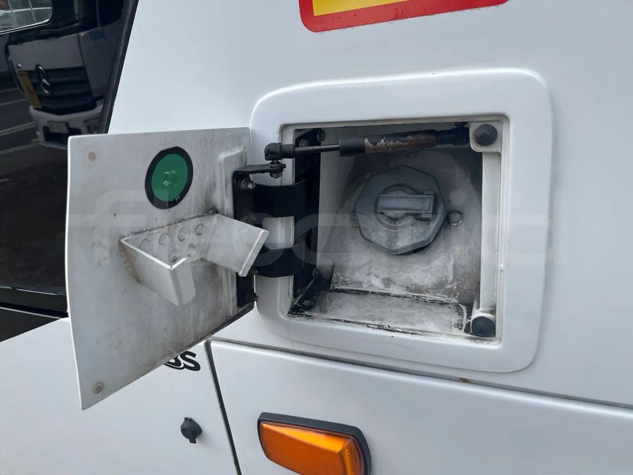 Isuzu Visigo 56L1DDA61 -EUR6 -182kW - 9.560m - left side photo