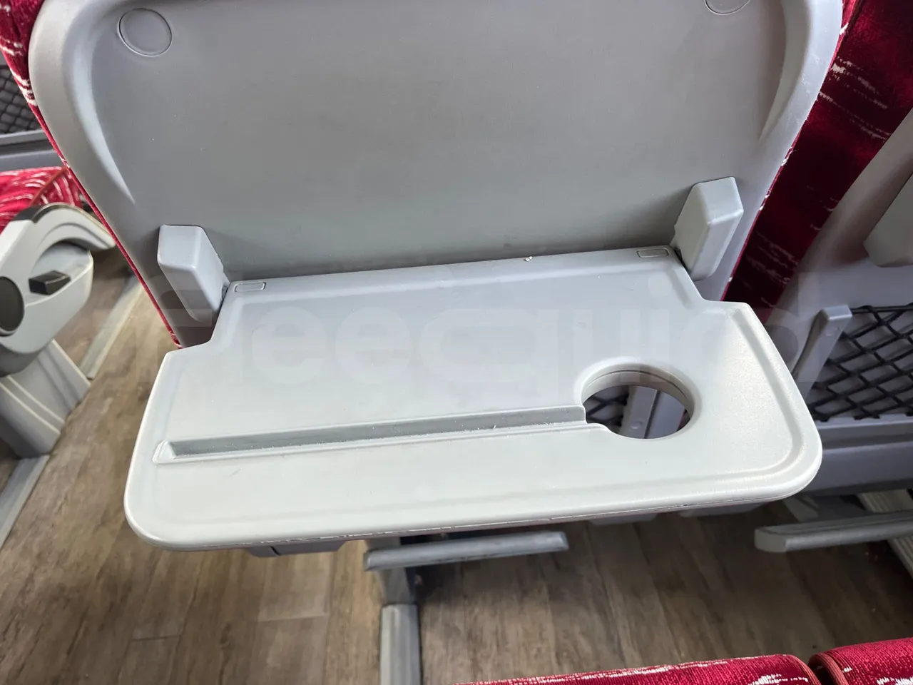 Isuzu Visigo 56L1DDA61 -EUR6 -182kW - 9.560m - table detail photo