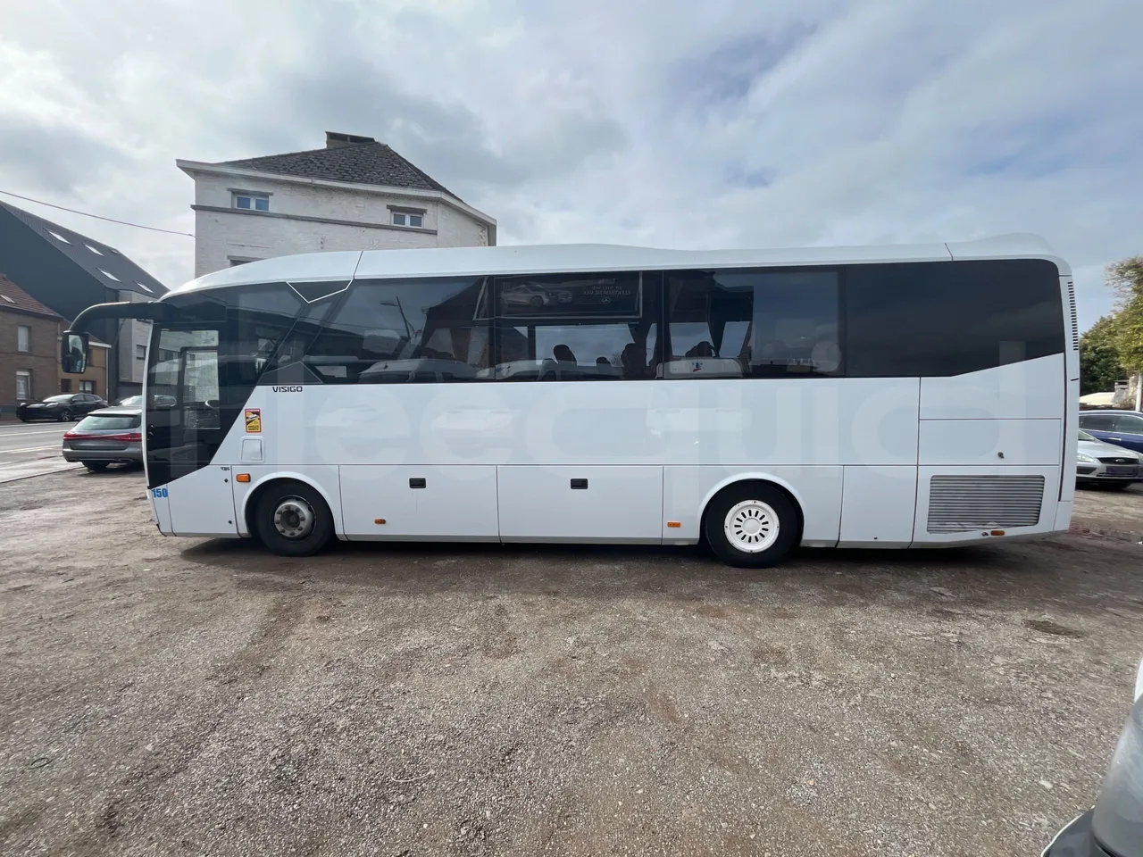 Isuzu Visigo 56L1DDA61 -EUR6 -182kW - 9.560m - under carpet photo