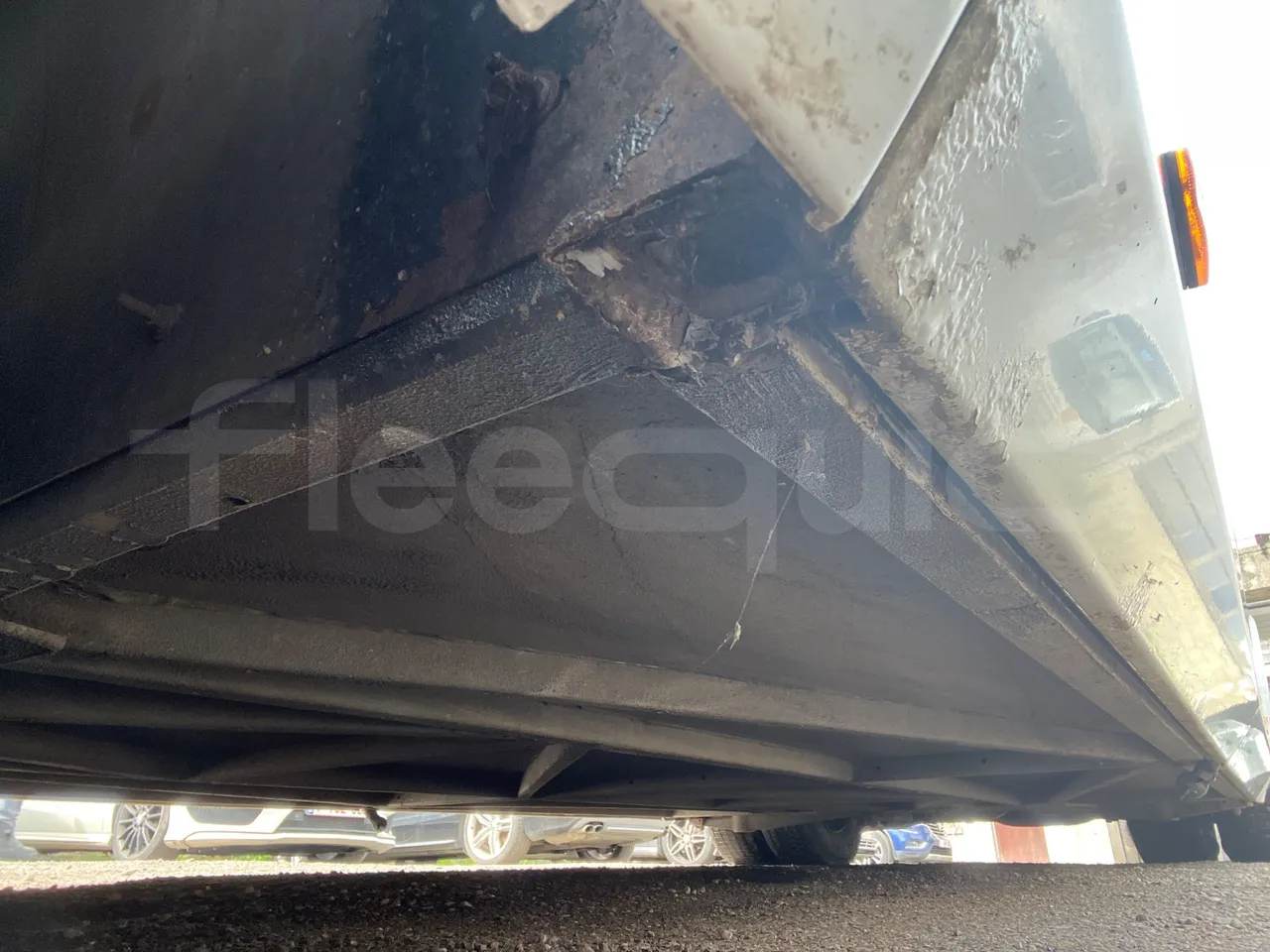 Isuzu Visigo 56L1DDA61 -EUR6 -182kW - 9.560m - central undercarriage photo