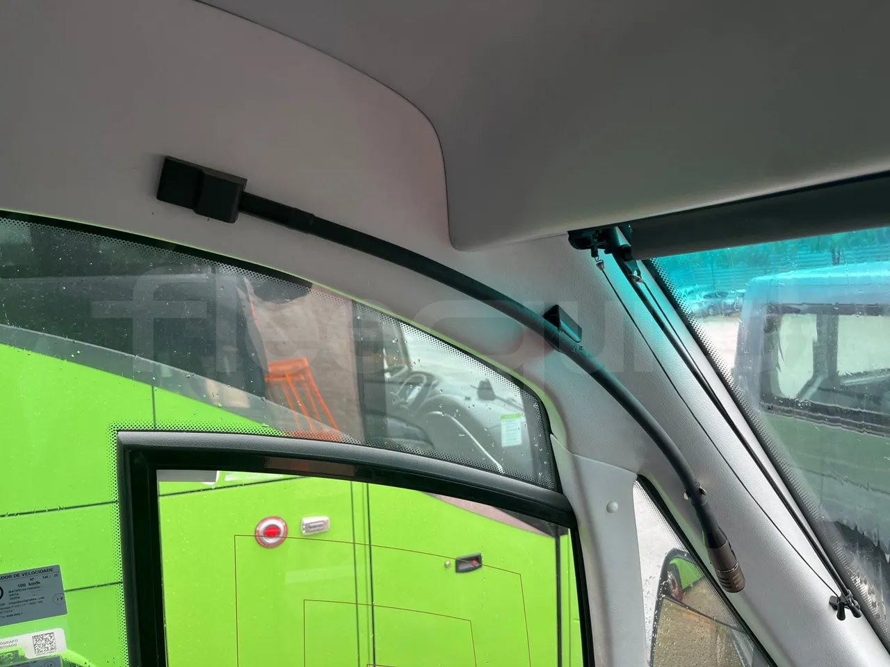 Iveco Ferqui S327C - Euro 6 - 132 kW - 8.470 mt - driver microphone accessories photo