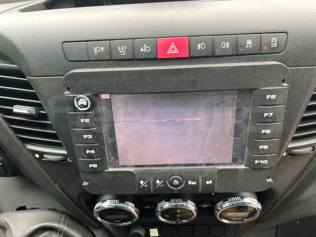 Iveco Ferqui S327C - Euro 6 - 132 kW - 8.470 mt - radio accessories photo