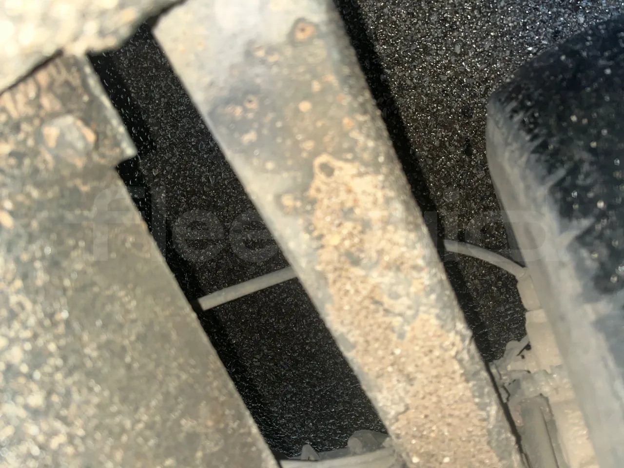 Iveco Ferqui S327C - Euro 6 - 132 kW - 8.470 mt - axel 2 air springs 1 left