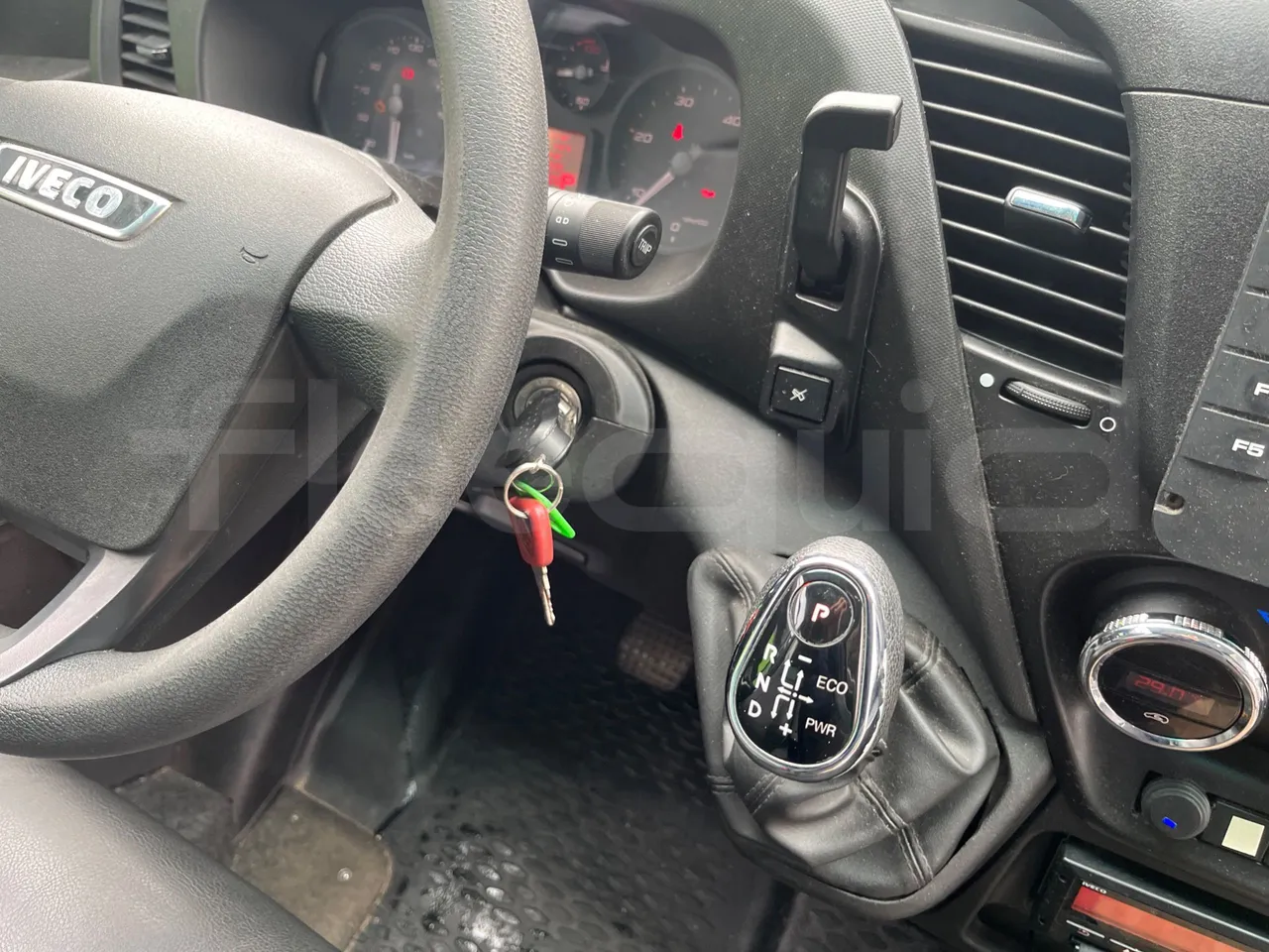 Iveco Ferqui S327C - Euro 6 - 132 kW - 8.470 mt - onboard devices 2