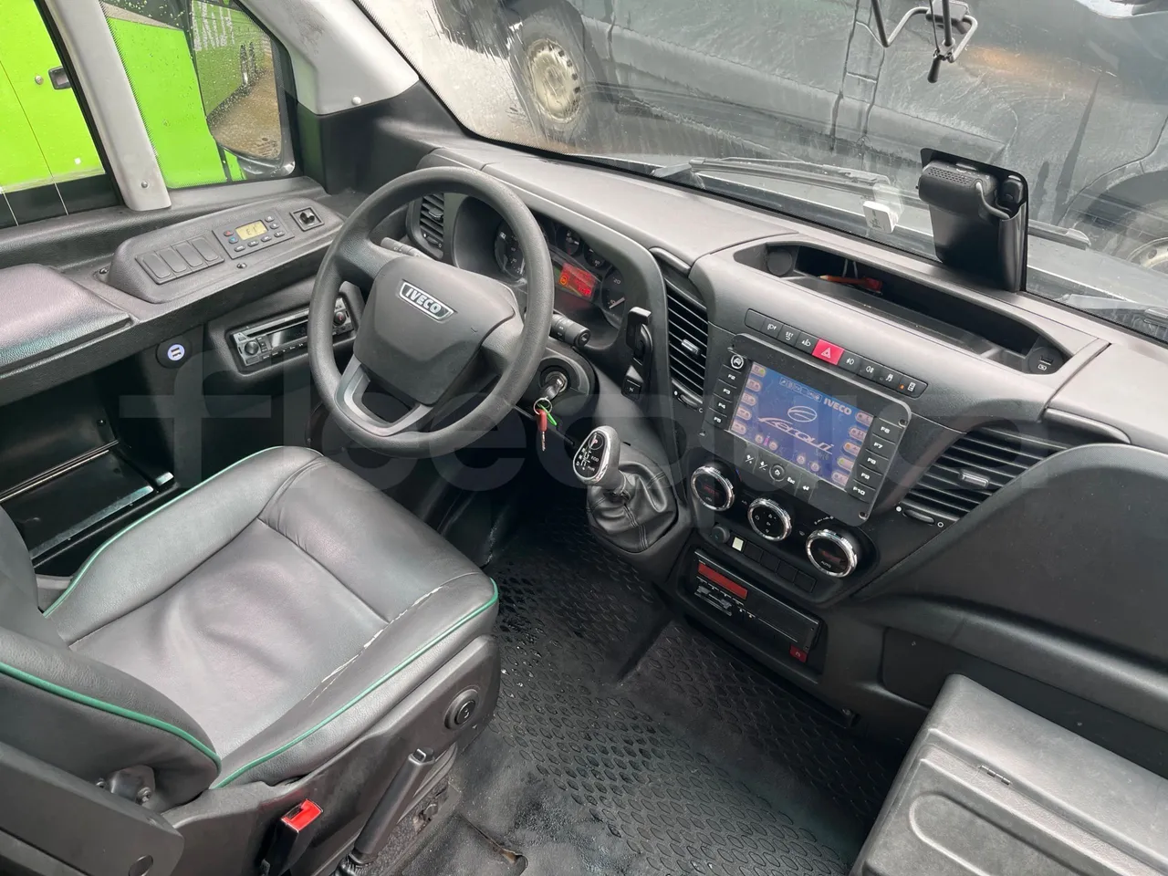 Iveco Ferqui S327C - Euro 6 - 132 kW - 8.470 mt - buttons panels on