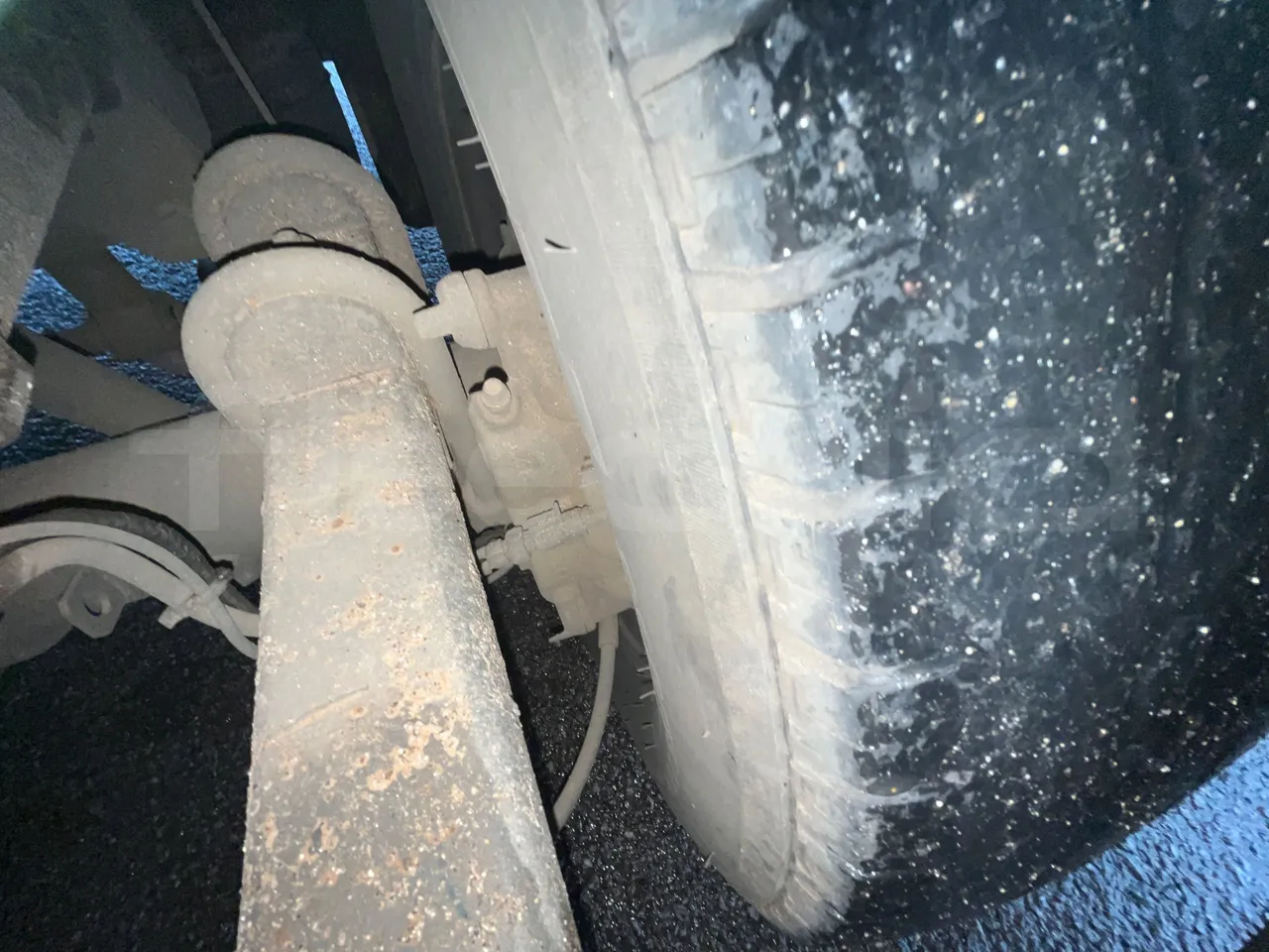 Iveco Ferqui S327C - Euro 6 - 132 kW - 8.470 mt - axle 2 caliper brakes left