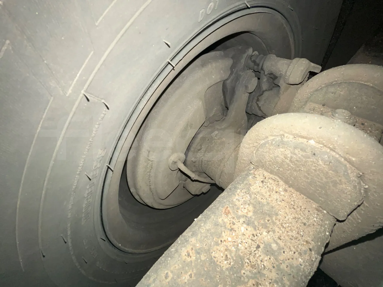 Iveco Ferqui S327C - Euro 6 - 132 kW - 8.470 mt - axle 2 discs left