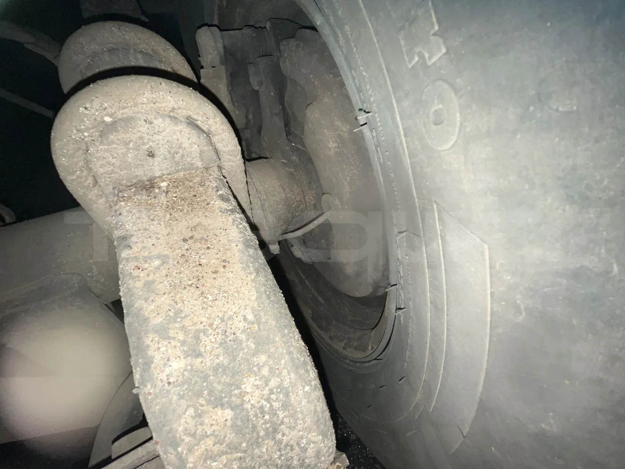 Iveco Ferqui S327C - Euro 6 - 132 kW - 8.470 mt - axle 2 discs right