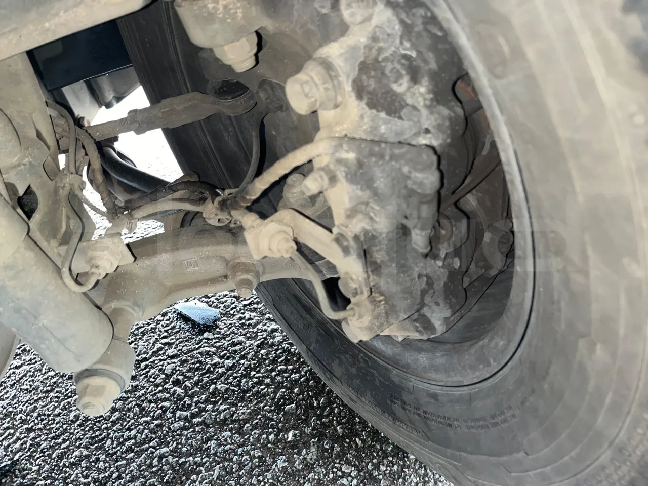 Iveco Ferqui S327C - Euro 6 - 132 kW - 8.470 mt - front brake calipers right