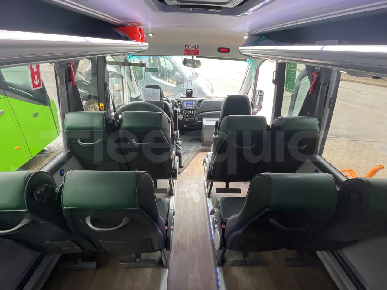 Iveco Ferqui S327C - Euro 6 - 132 kW - 8.470 mt - forward view middle aisle