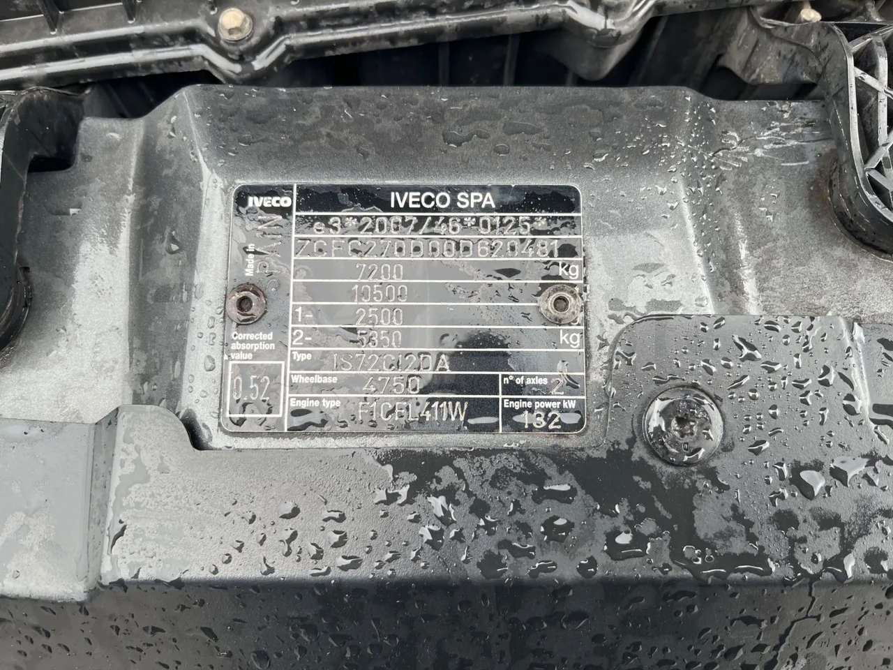 Iveco Ferqui S327C - Euro 6 - 132 kW - 8.470 mt - vehicle plate photo