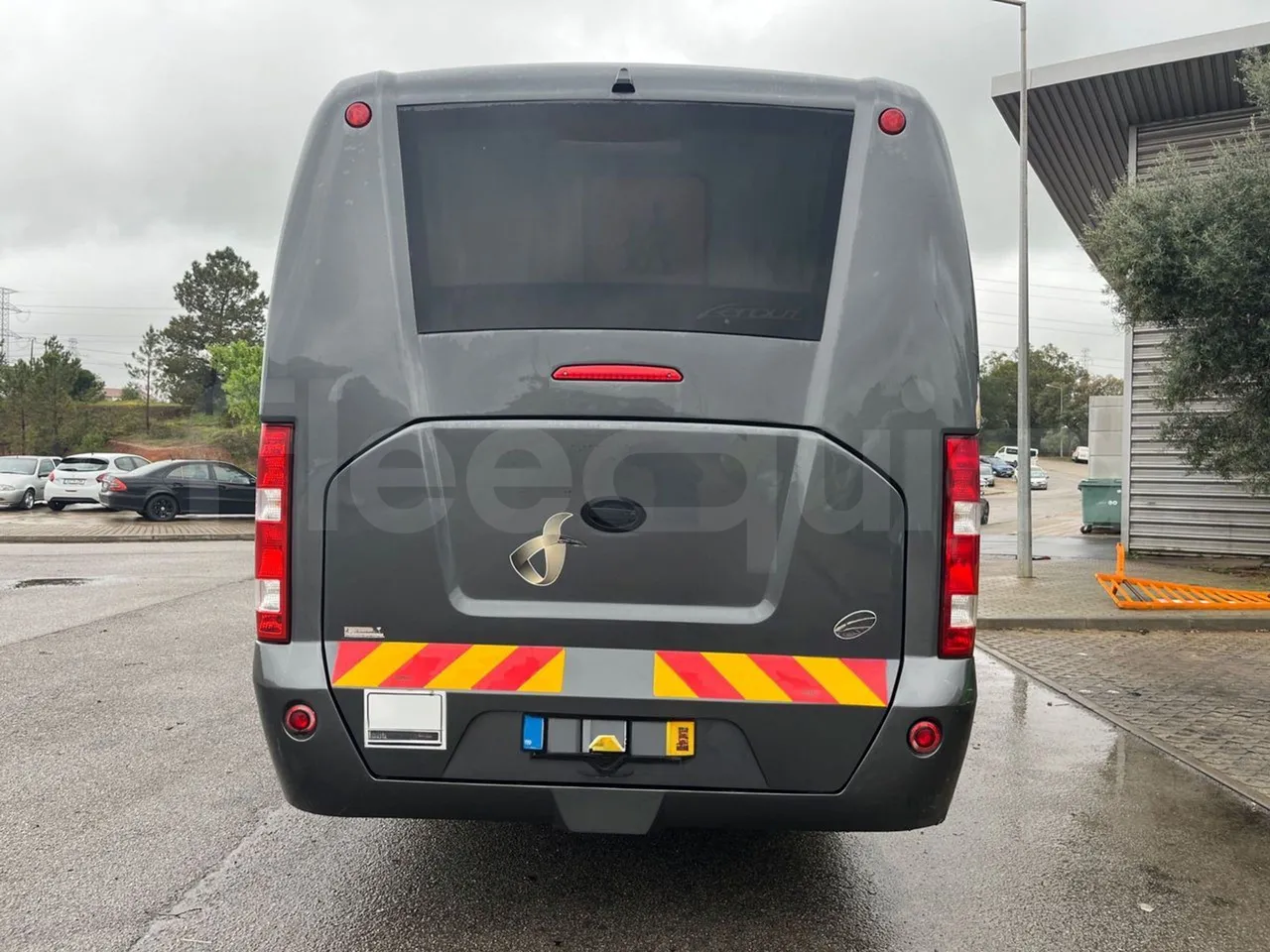 Iveco Ferqui S327C - Euro 6 - 132 kW - 8.470 mt - rear hatch closed