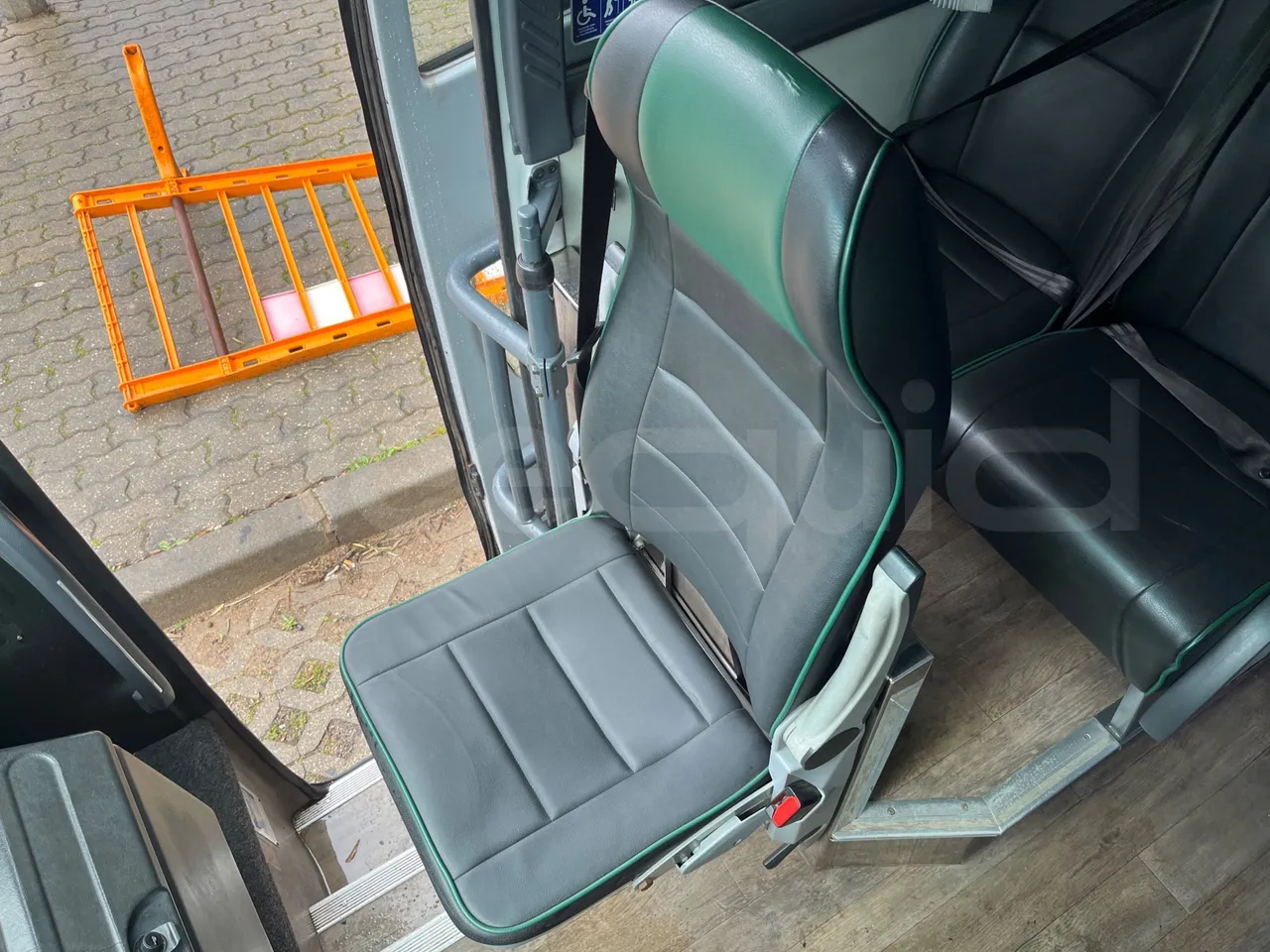 Iveco Ferqui S327C - Euro 6 - 132 kW - 8.470 mt - hostess seat photo