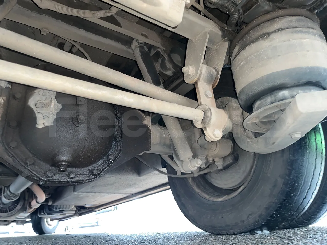 Iveco Ferqui S327C - Euro 6 - 132 kW - 8.470 mt - axle 2 shock absorbers 1 right