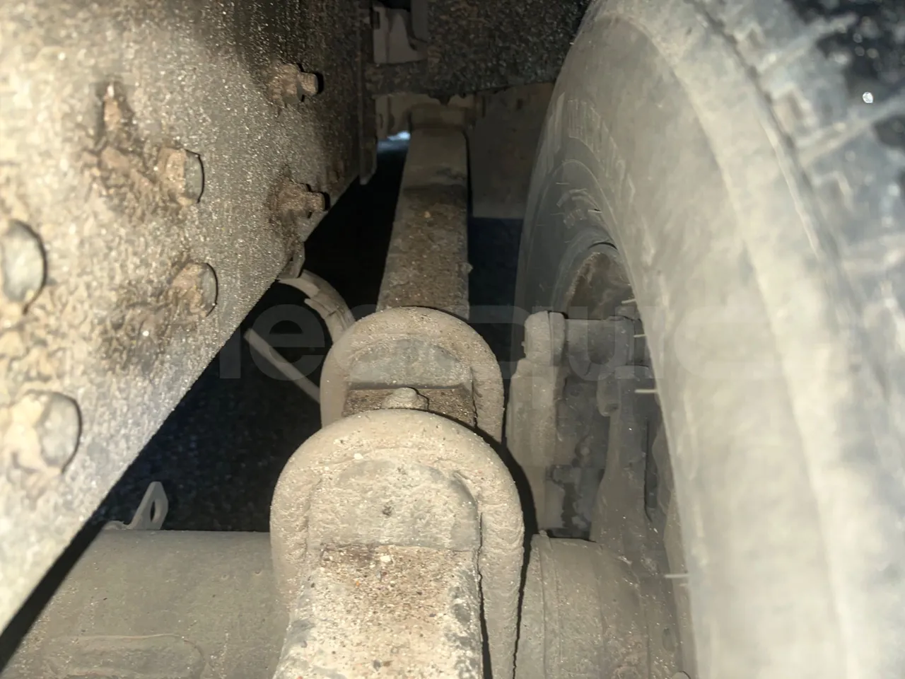 Iveco Ferqui S327C - Euro 6 - 132 kW - 8.470 mt - axle 2 shock absorbers 2 left