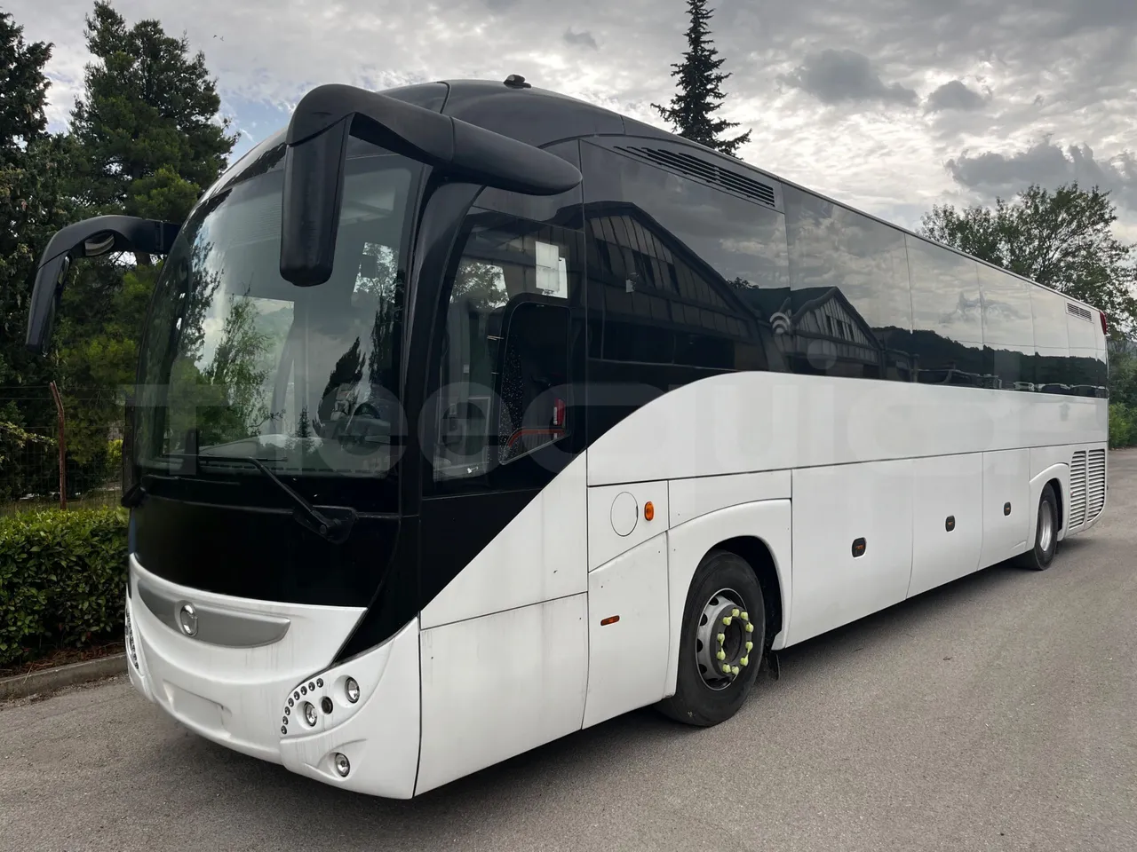 Iveco Magelys - 3/4 front left