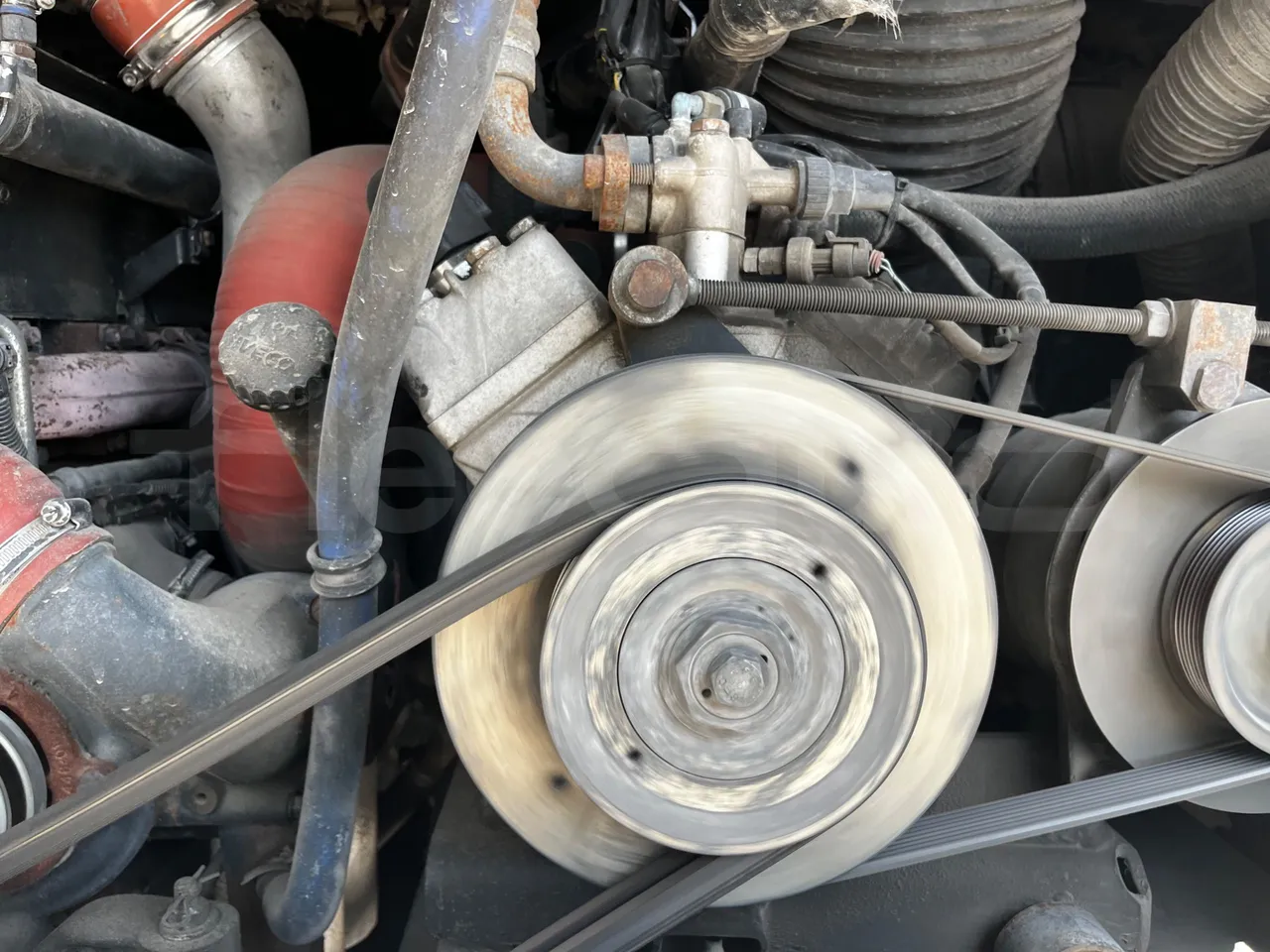 Iveco Magelys - air conditioning compressor