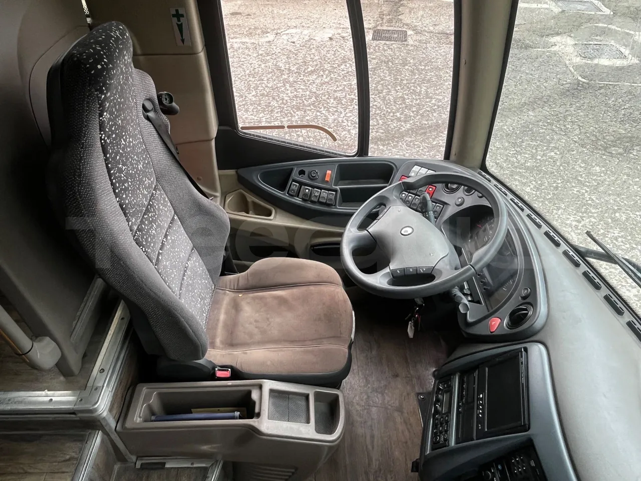 Iveco Magelys - driver's seat photo