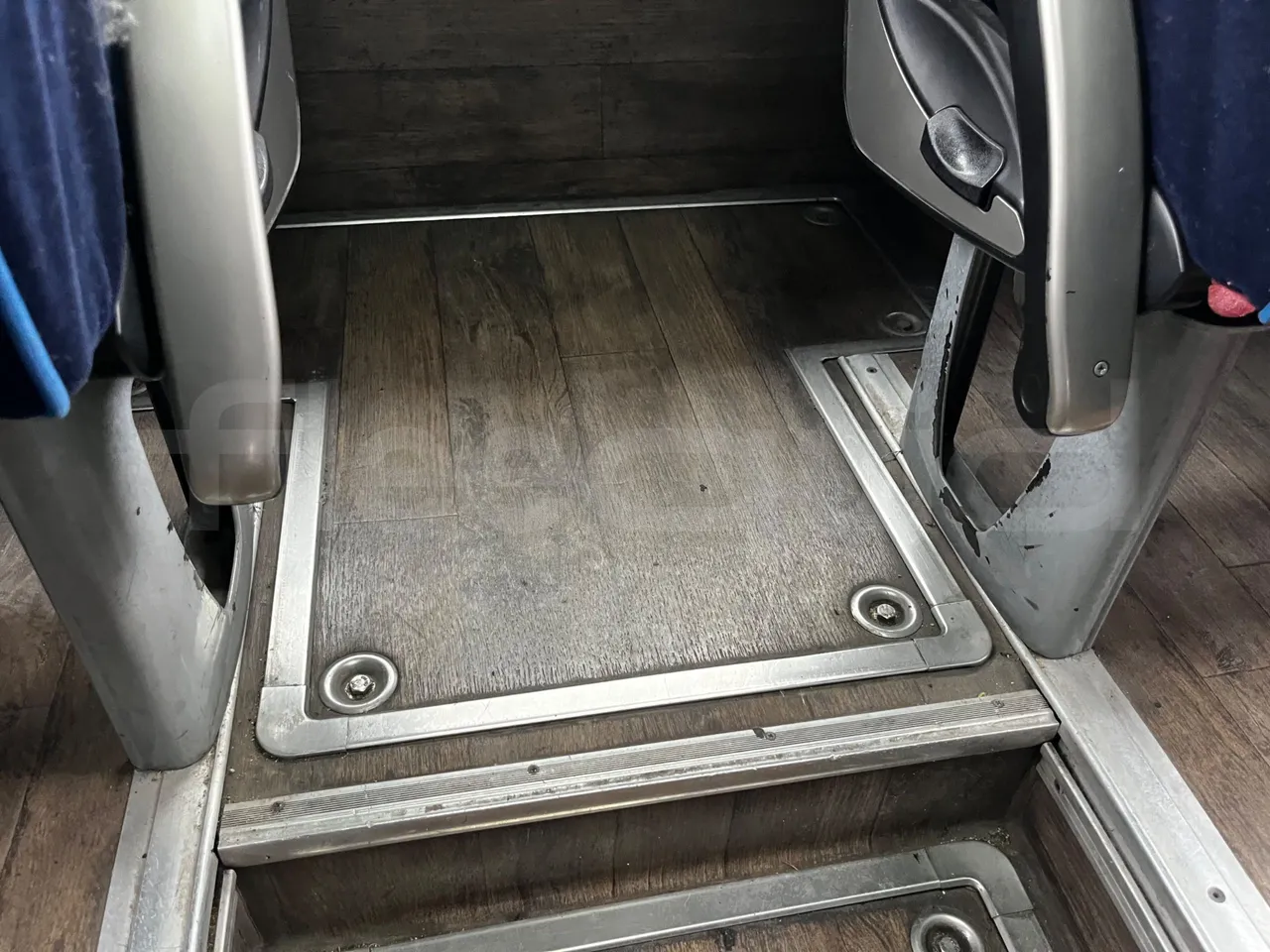 Iveco Magelys - floor hatches photo