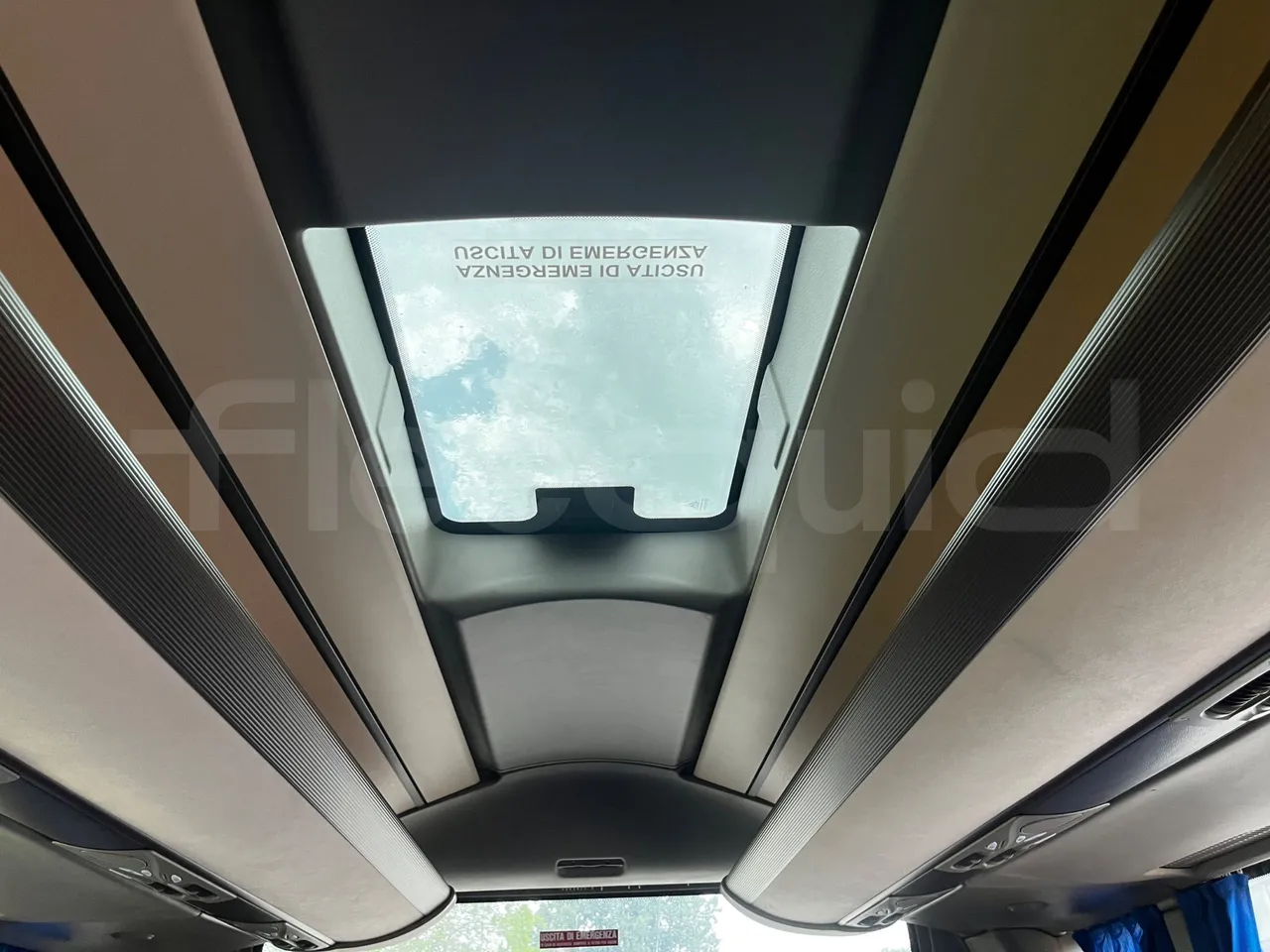 Iveco Magelys - roof hatch 2