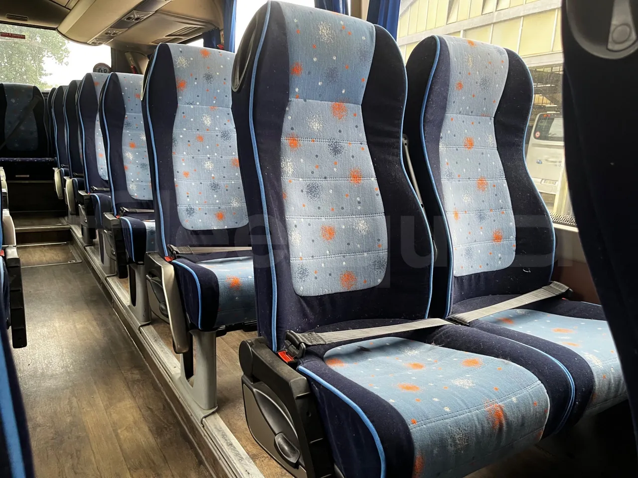 Iveco Magelys - reverse view middle aisle