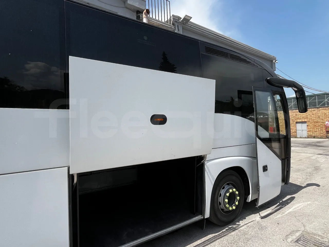Iveco Magelys - platform open photo