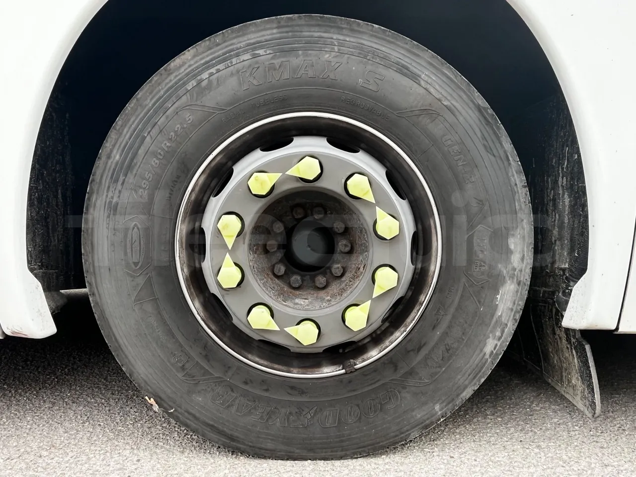 Iveco Magelys - front left tire measurements
