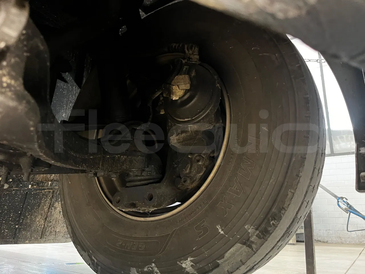 Iveco Magelys - front axle right side