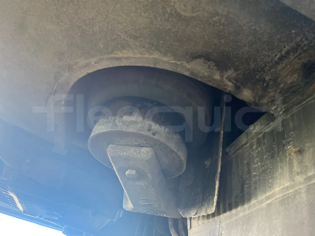 Setra S 210 HL58 - EUR0 - 165kW - 9.34m - axel 2 air springs 1 right