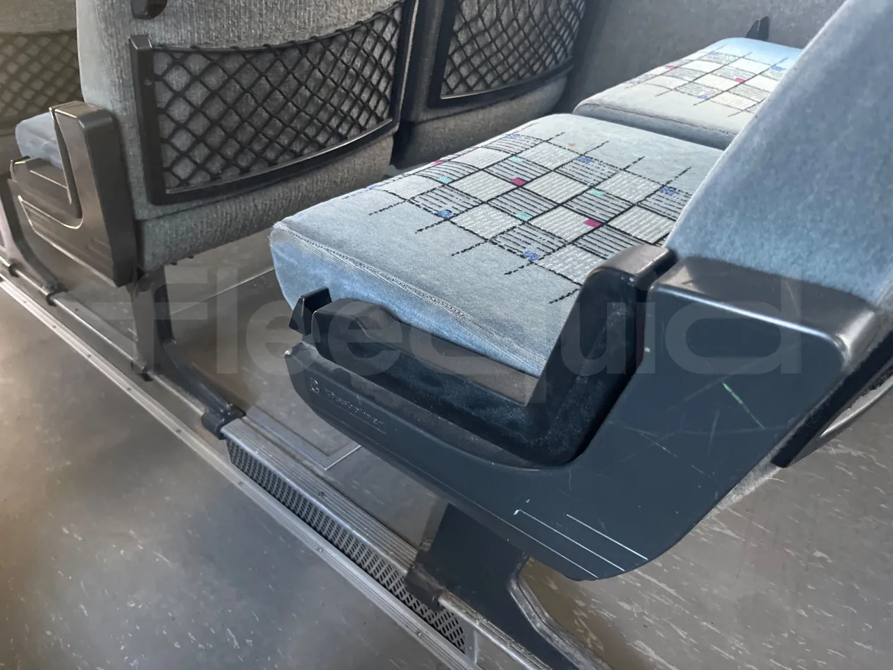 Setra S 210 HL58 - EUR0 - 165kW - 9.34m - armrest detail photo