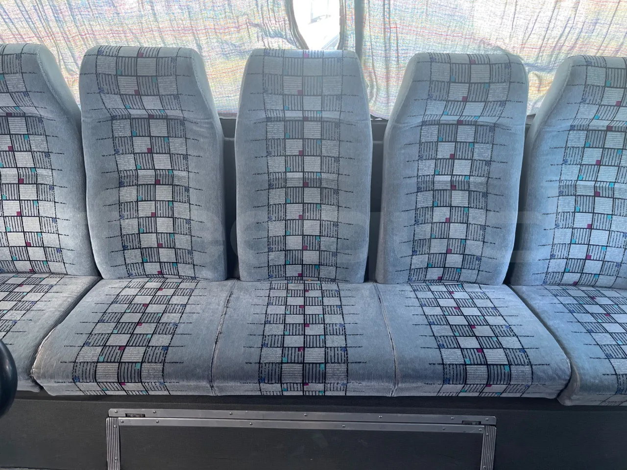Setra S 210 HL58 - EUR0 - 165kW - 9.34m - single seat detail