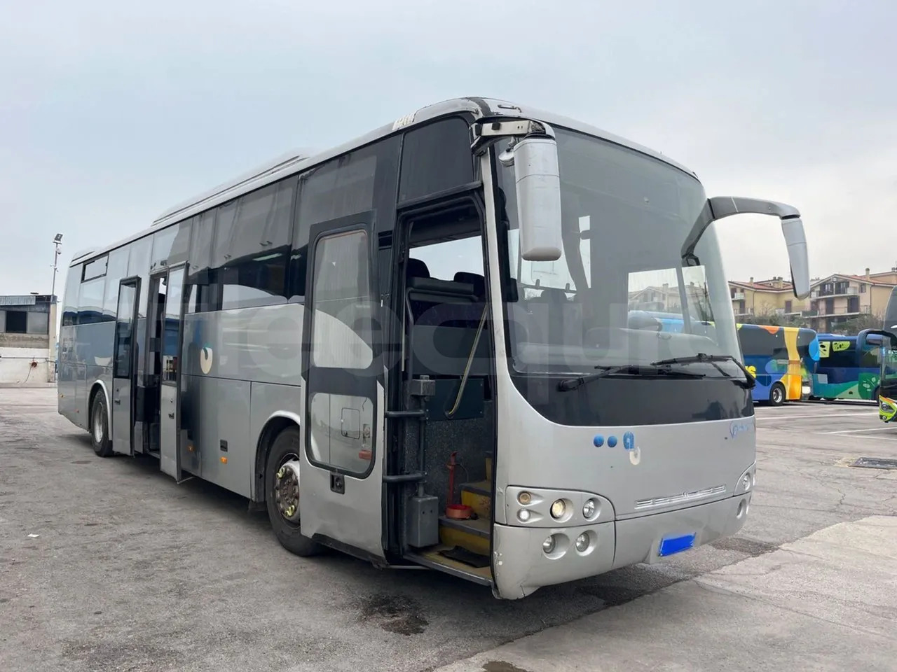 Temsa Safari TB162R - Euro3 - 265kW - 12mt - 3/4 right front doors open