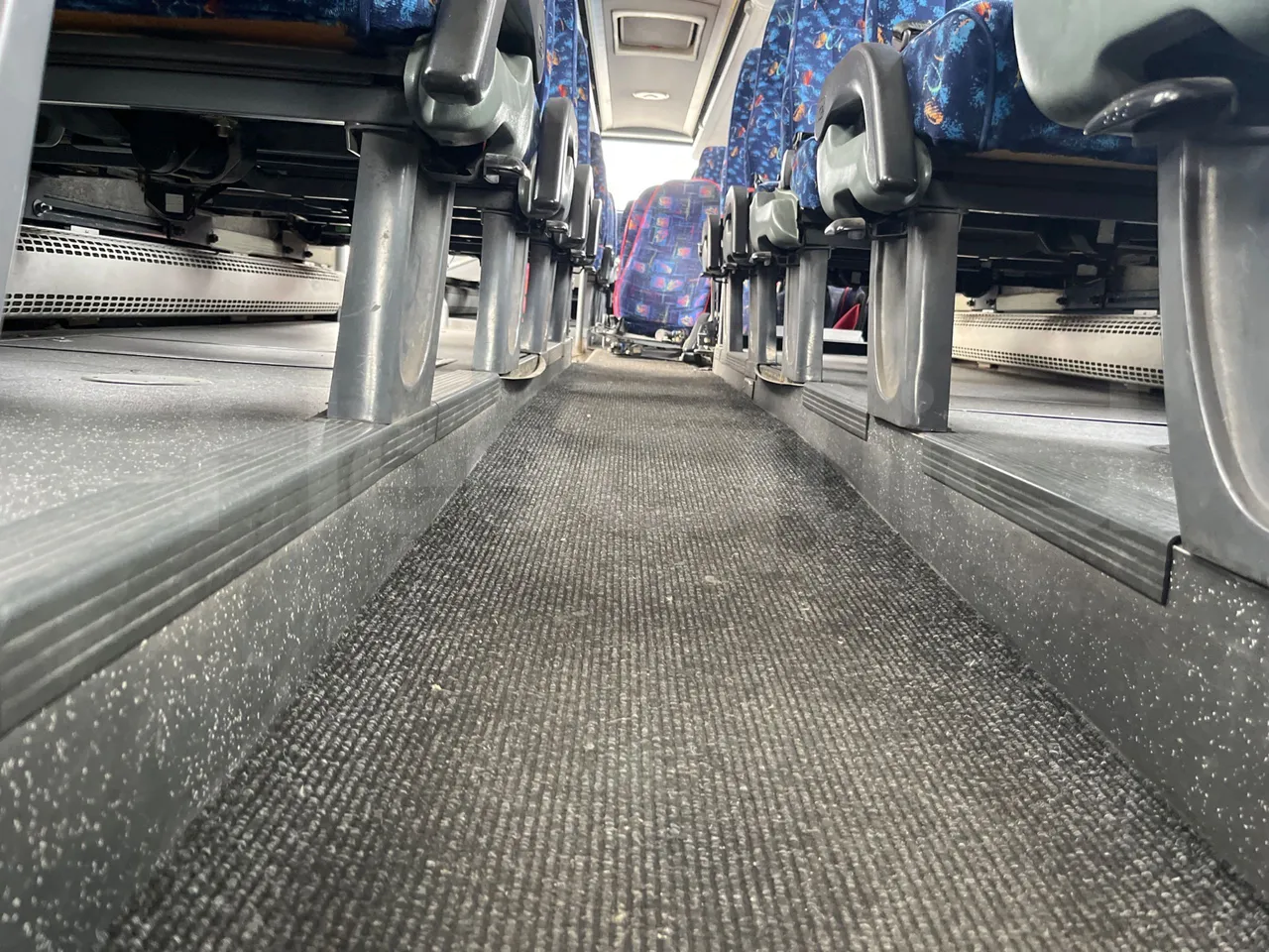 Temsa Safari TB162R - Euro3 - 265kW - 12mt - seat brackets photo